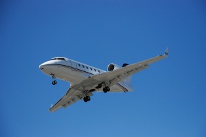 Airplane_Landing_in_Toronto