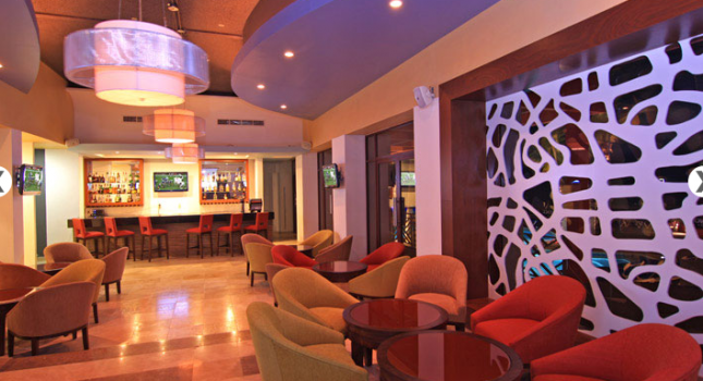 Lobby bar at the Oceano Palace Beach Hotel