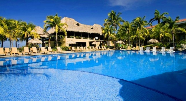 Pool view at Flamingo Beach Resort