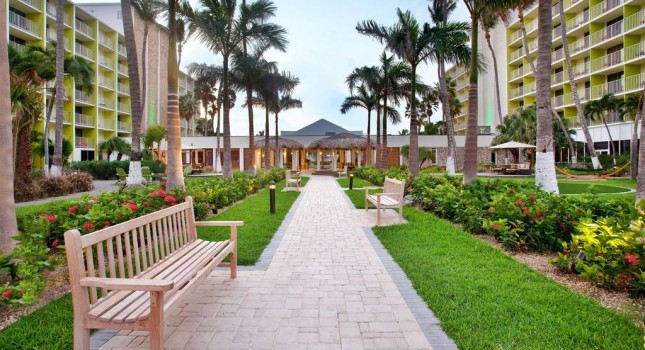 Courtyard of Holiday Inn Resort Aruba