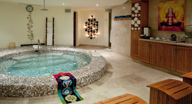 Jacuzzi at the spa of Cabo Villas