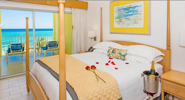 Deluxe Studio Suite at Wyndham Reef Resort