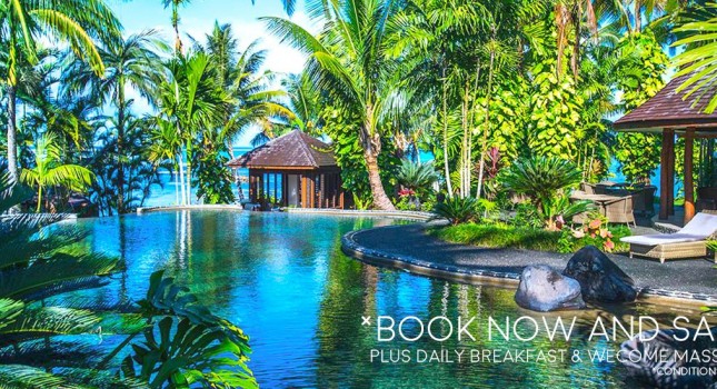 Garden and beach at Sinalei Reef Resort